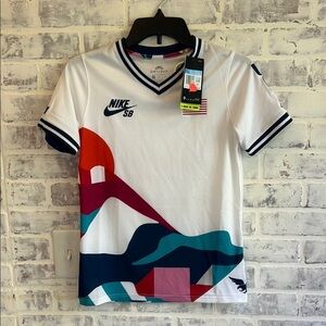 NWT Nike SB x Parra USA Federation Kit Crew Jersey Boys Medium Skate CT6071-100